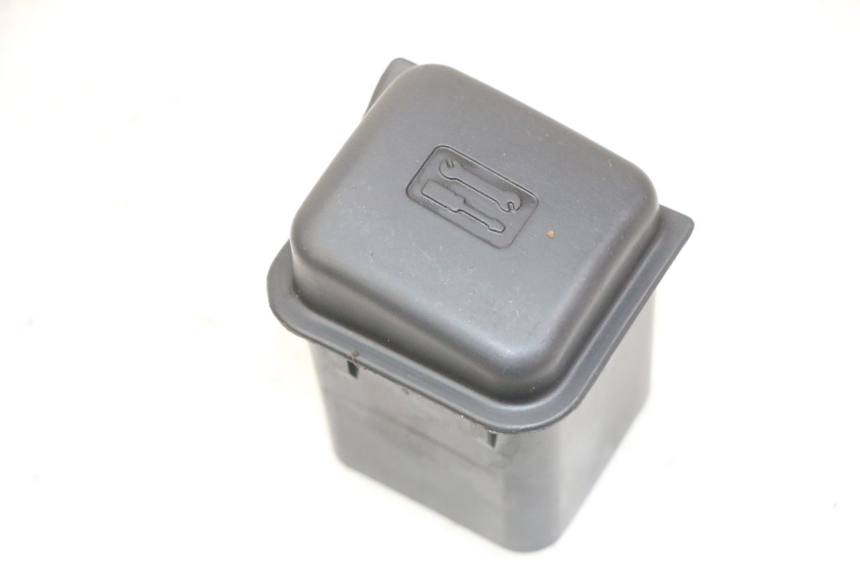 photo de TROUSSE A OUTILS PIAGGIO VESPA GRANTURISMO 200 (2004 - 2005)