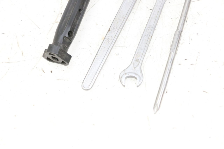 photo de TROUSSE A OUTILS BMW R GS 1250 (2021 - 2024) - Détail de la pièce