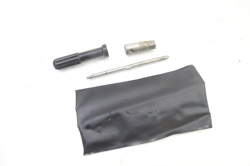 photo de TROUSSE A OUTILS GILERA RUNNER SP 50 (2006 - 2008)