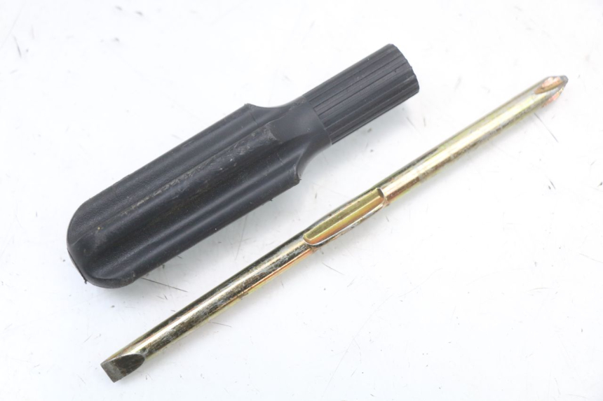 photo de TROUSSE A OUTILS APRILIA SCARABEO GT 125 (1999 - 2007)