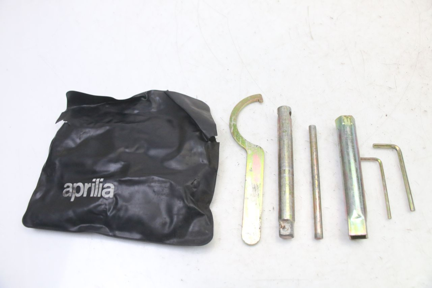 photo de TROUSSE A OUTILS APRILIA SCARABEO GT TOURING 125 (1999 - 2005)