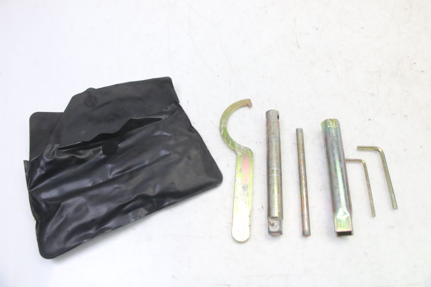 photo de TROUSSE A OUTILS APRILIA SCARABEO GT TOURING 125 (1999 - 2005)