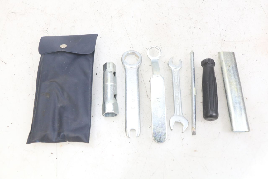 photo de TROUSSE A OUTILS HONDA SCV LEAD 100 (2003 - 2007)