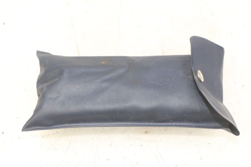 photo de TROUSSE A OUTILS HONDA SCV LEAD 100 (2003 - 2007)