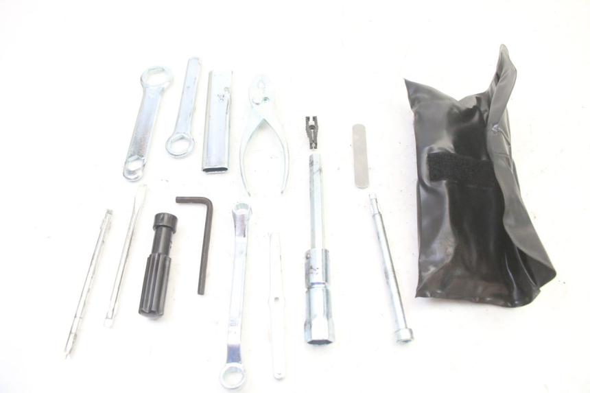 photo de TROUSSE A OUTILS HONDA ST PAN EUROPEAN 1300 (2002 - 2013)