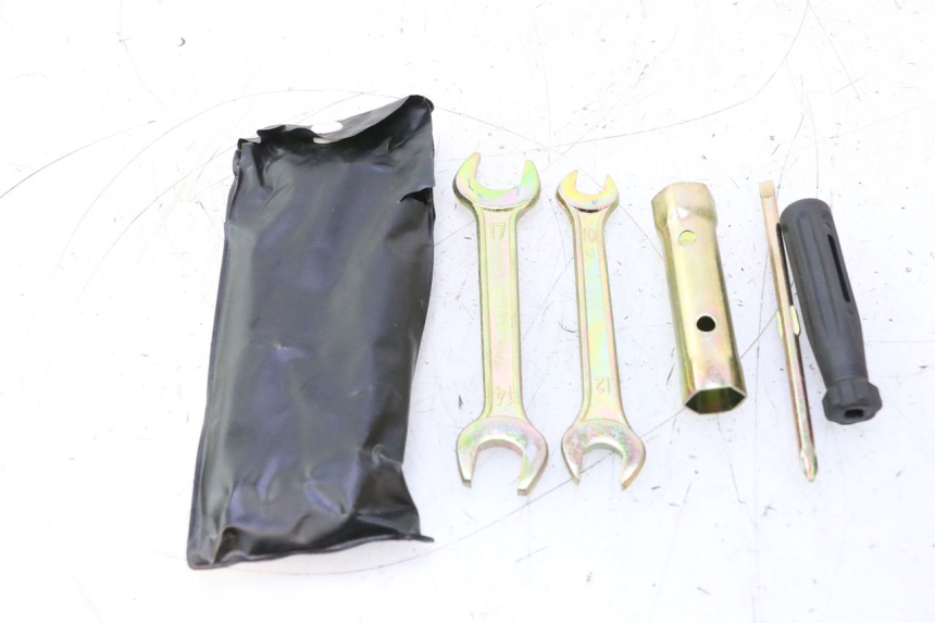 photo de TROUSSE A OUTILS YAMASAKI STREET 50 (2013 - 2018) - Vue principale