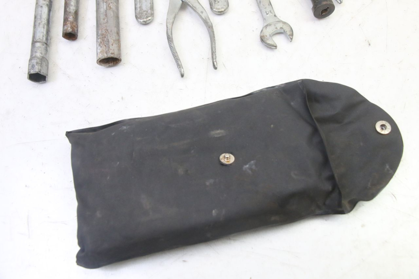 photo de TROUSSE A OUTILS SUZUKI SV S 650 (2003 - 2009)