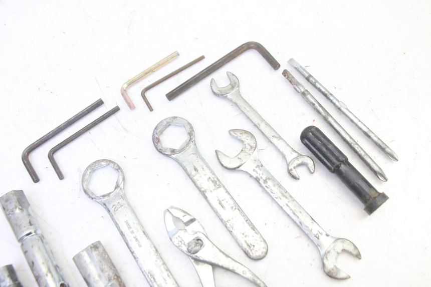 photo de TROUSSE A OUTILS SUZUKI SV S 650 (2003 - 2009)