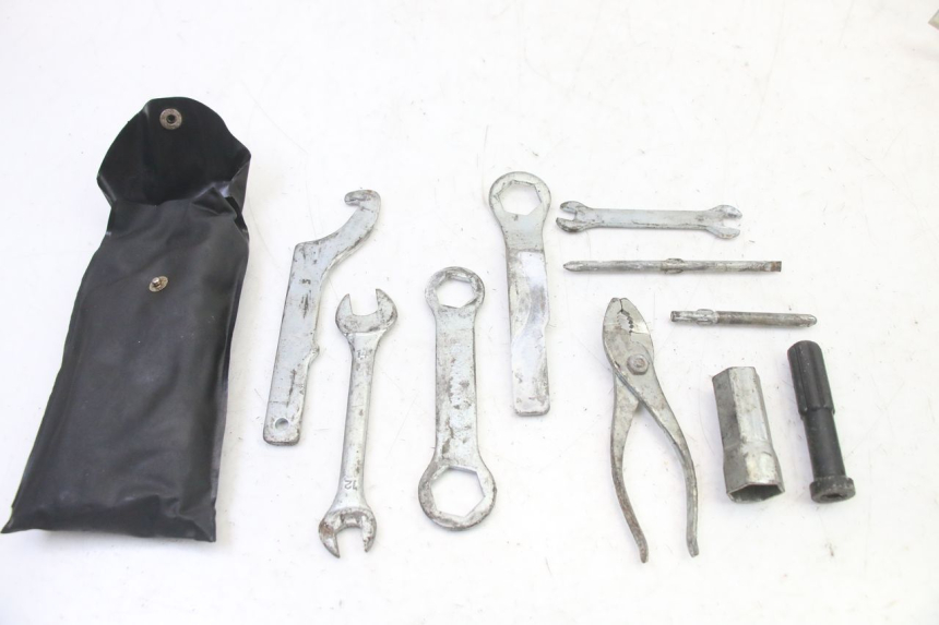 photo de TROUSSE A OUTILS YAMAHA TDR DELTABOX 125 (1993 - 2003)
