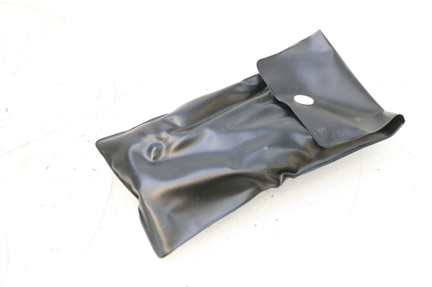 photo de TROUSSE A OUTILS YAMAHA X-MAX XMAX 125 (2010 - 2013) - Zoom état d’usage