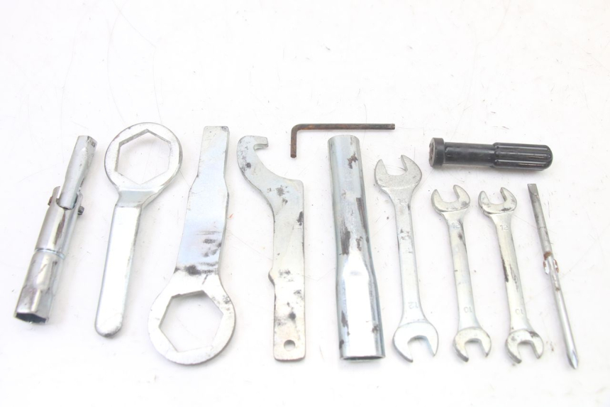 photo de TROUSSE A OUTILS YAMAHA FZ6 FAZER S2 600 (2007 - 2011)