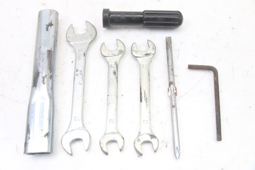 photo de TROUSSE A OUTILS YAMAHA FZ6 FAZER S2 600 (2007 - 2011)