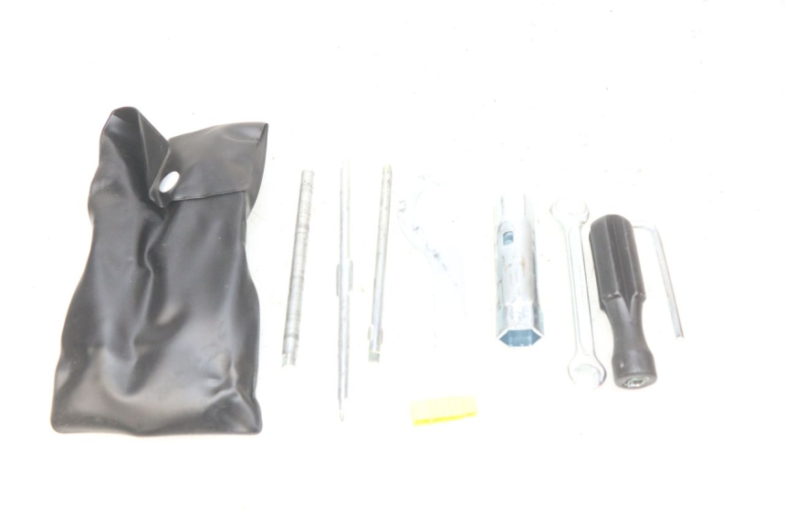 photo de TROUSSE A OUTILS YAMAHA X-MAX XMAX 125 (2010 - 2014)