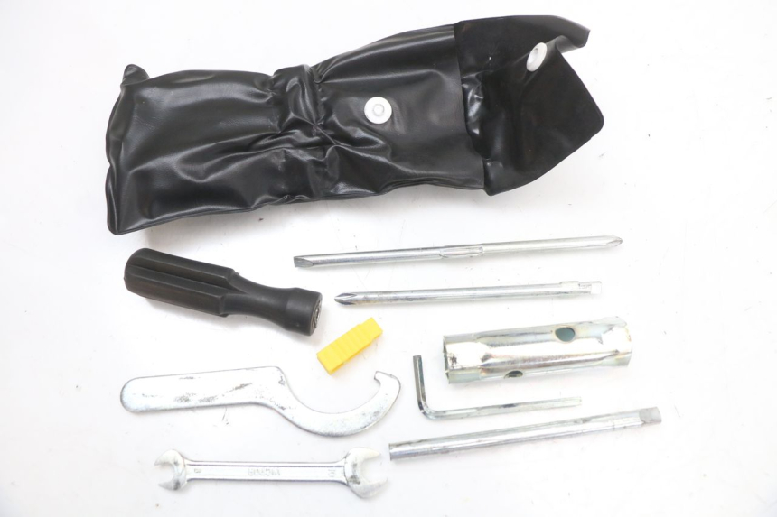 photo de TROUSSE A OUTILS YAMAHA X-MAX XMAX 125 (2010 - 2014)