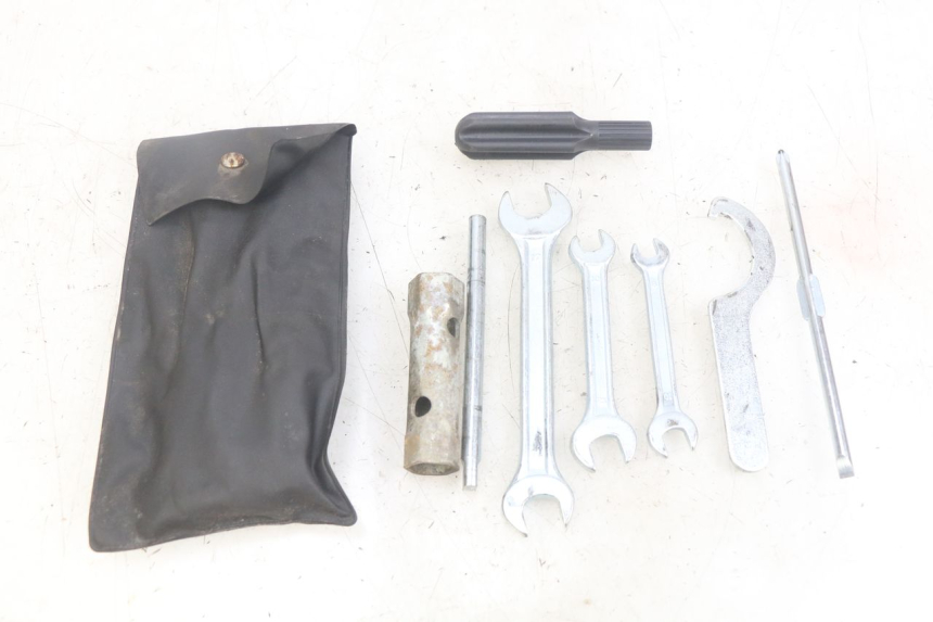 photo de TROUSSE A OUTILS YAMAHA XMAX X-MAX 125 (2006 - 2009)