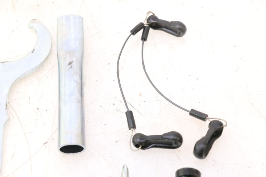 photo de TROUSSE A OUTILS YAMAHA YZF R6 600 (2008 - 2009) - Vue d’ensemble