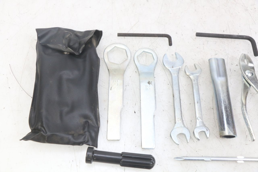 photo de TROUSSE A OUTILS KAWASAKI Z 750 (2007 - 2013) - Zoom état d’usage