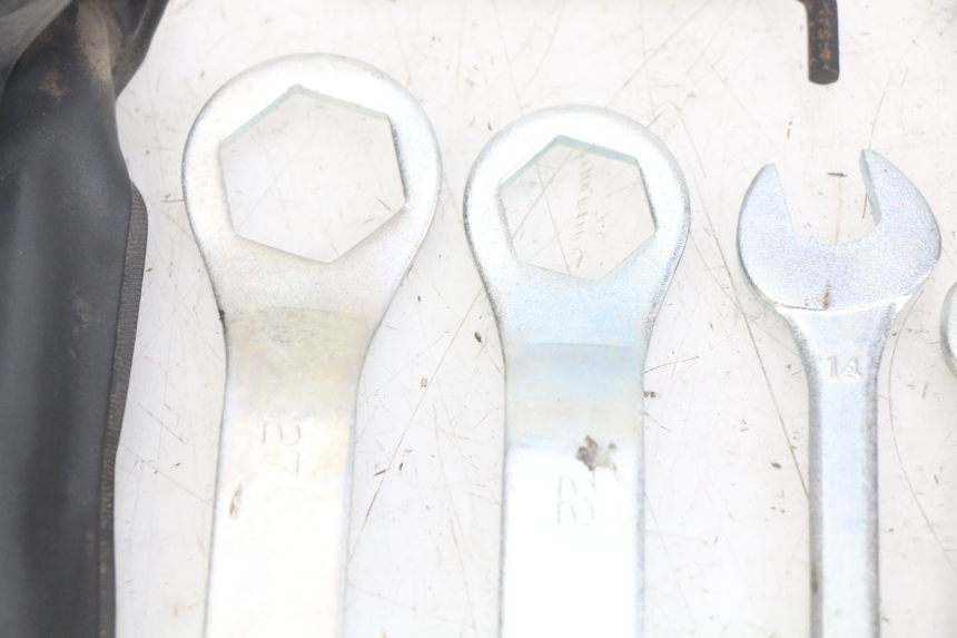 photo de TROUSSE A OUTILS KAWASAKI Z 750 (2007 - 2013) - Points de fixation