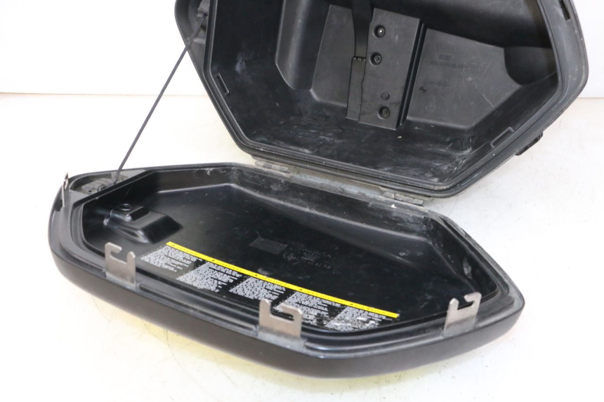 photo de VALISE DROITE YAMAHA FJR ABS 1300 (2006 - 2012) - Zoom état d’usage