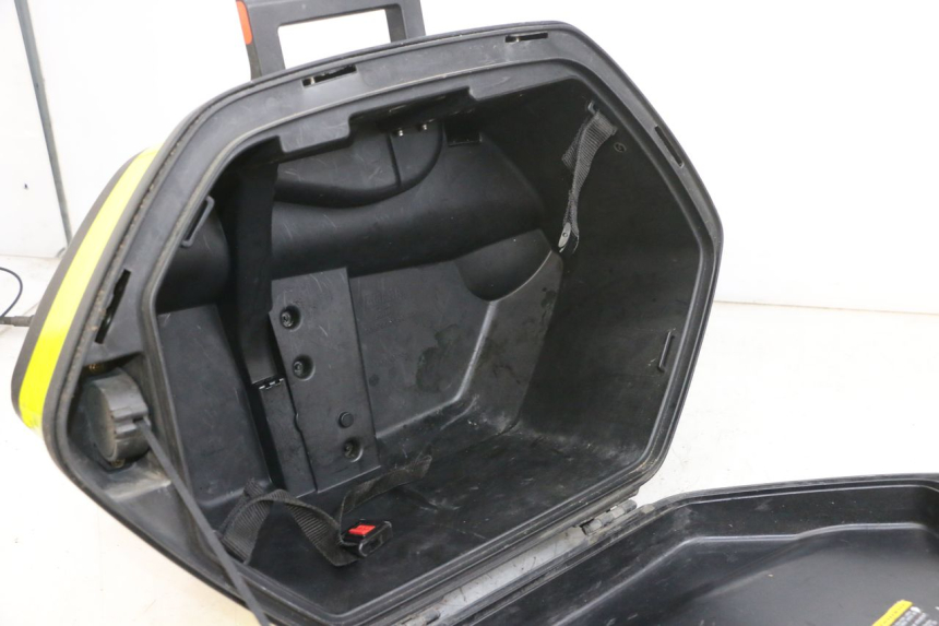 photo de VALISE DROITE YAMAHA TDM ABS 900 (2002 - 2014) - Marquages et références