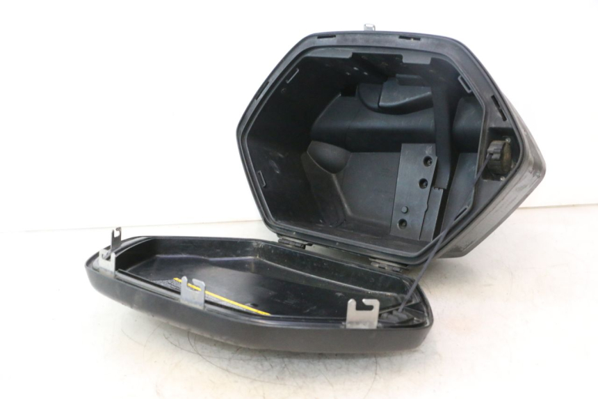 photo de VALISE GAUCHE YAMAHA TDM ABS 900 (2002 - 2014) - Détails caractéristiques
