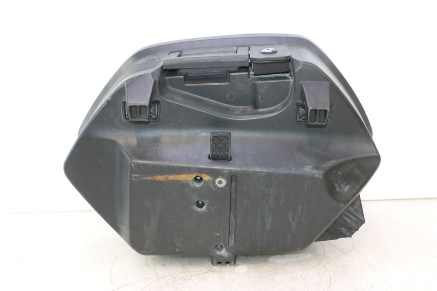 photo de VALISE GAUCHE YAMAHA TDM ABS 900 (2002 - 2014) - Gros plan technique