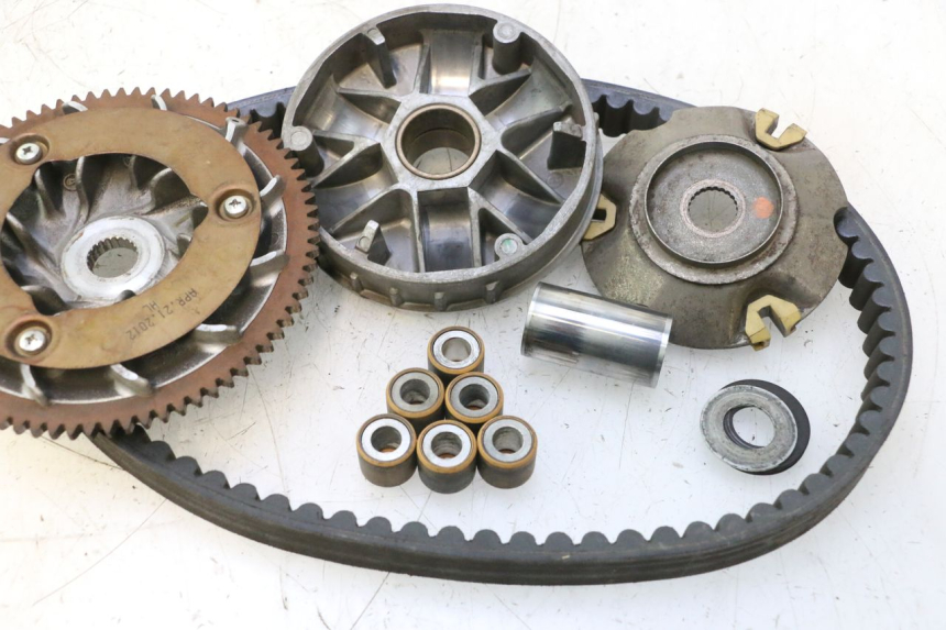 photo de VARIATEUR APRILIA ATLANTIC S 125 (2010 - 2013) - Gros plan technique