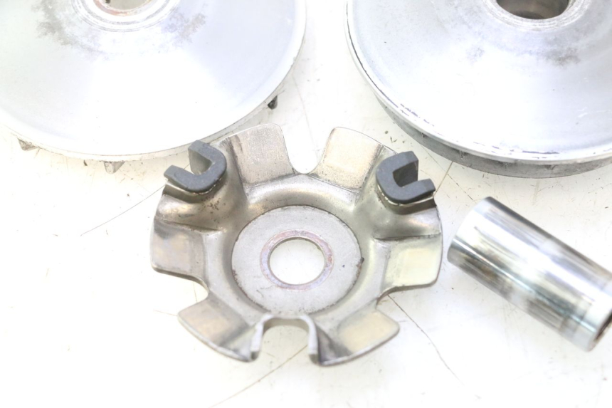 photo de VARIATEUR CF MOTO E-CHARM 125 (2005 - 2008) - Gros plan technique