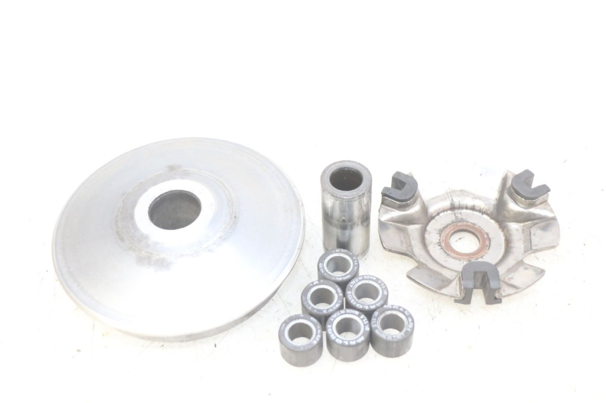 photo de VARIATEUR HONDA FES PANTHEON 125 (2003 - 2007) - Gros plan technique