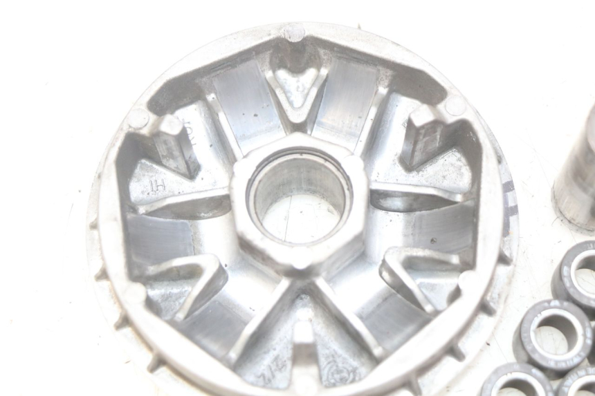 photo de VARIATEUR HONDA FES PANTHEON 125 (2003 - 2007) - Points de fixation