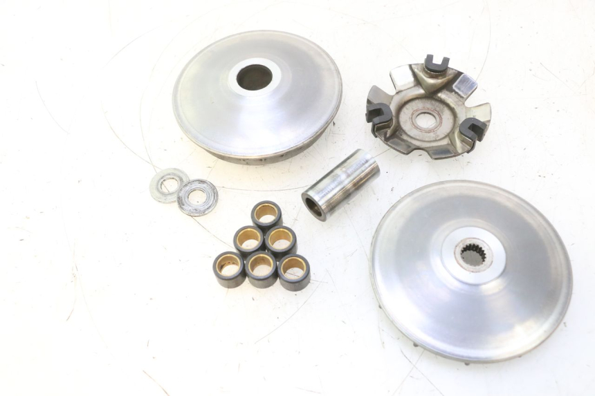 photo de VARIATEUR HONDA FES PANTHEON 125 (2003 - 2007) - Points de fixation