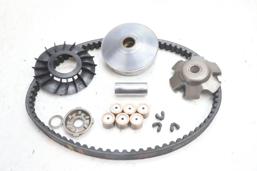 photo de VARIATEUR PIAGGIO FLY 2T 50 (2004 - 2017) - Gros plan technique
