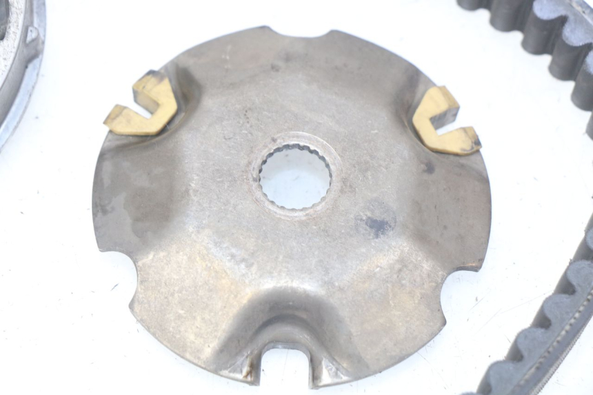 photo de VARIATEUR PIAGGIO FLY 125 (2005 - 2012) - Gros plan technique