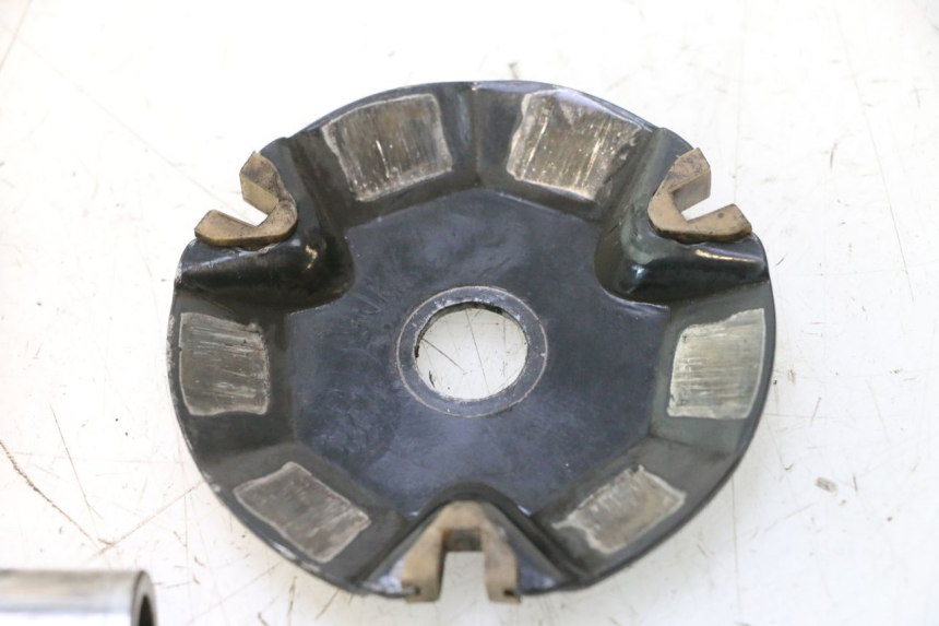 photo de VARIATEUR PEUGEOT KISBEE 4T 50 (2018 - 2022) - Points de fixation