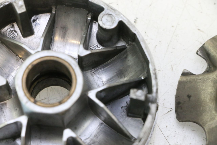 photo de VARIATEUR PIAGGIO LIBERTY IGET 4T 50 (2021 - 2025) - Autre angle de vue
