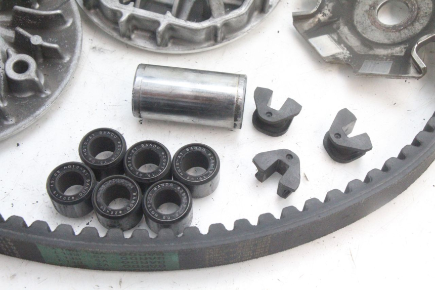 photo de VARIATEUR HONDA PCX (JF28) 125 (2009 - 2011) - Gros plan technique
