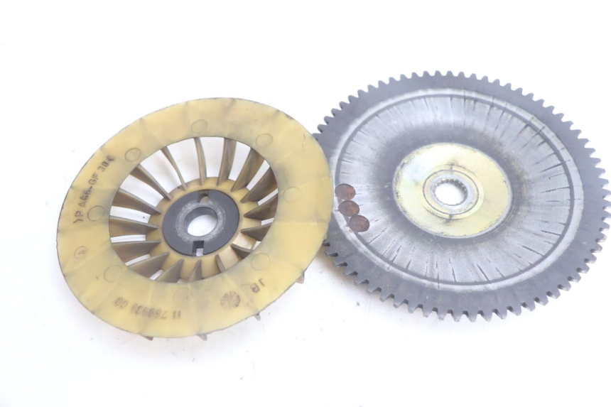 photo de VARIATEUR PEUGEOT SATELIS 125 (2006 - 2009) - Gros plan technique