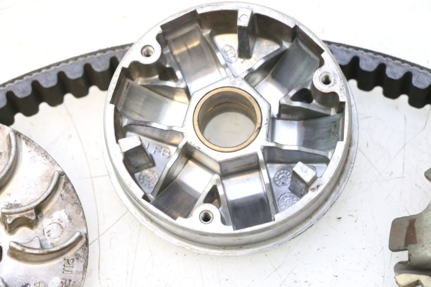 photo de VARIATEUR PEUGEOT STREETZONE NAKED 2T 50 (2014 - 2018) - Vue rapprochée