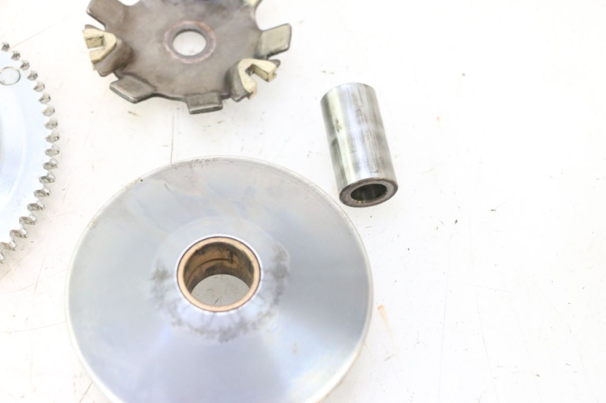 photo de VARIATEUR PEUGEOT TREKKER TKR 50 (2005 - 2014) - Gros plan technique