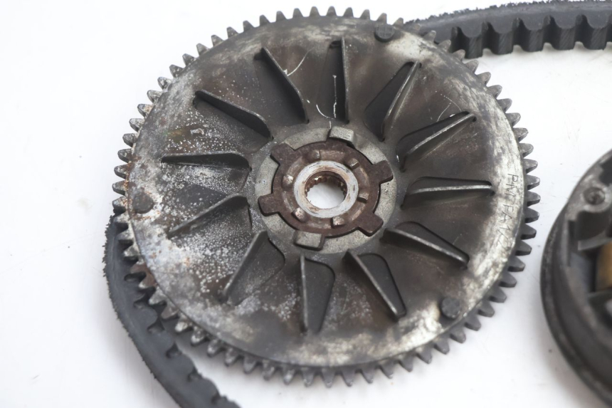 photo de VARIATEUR PEUGEOT VIVACITY 50 (2004 - 2009) - Gros plan technique