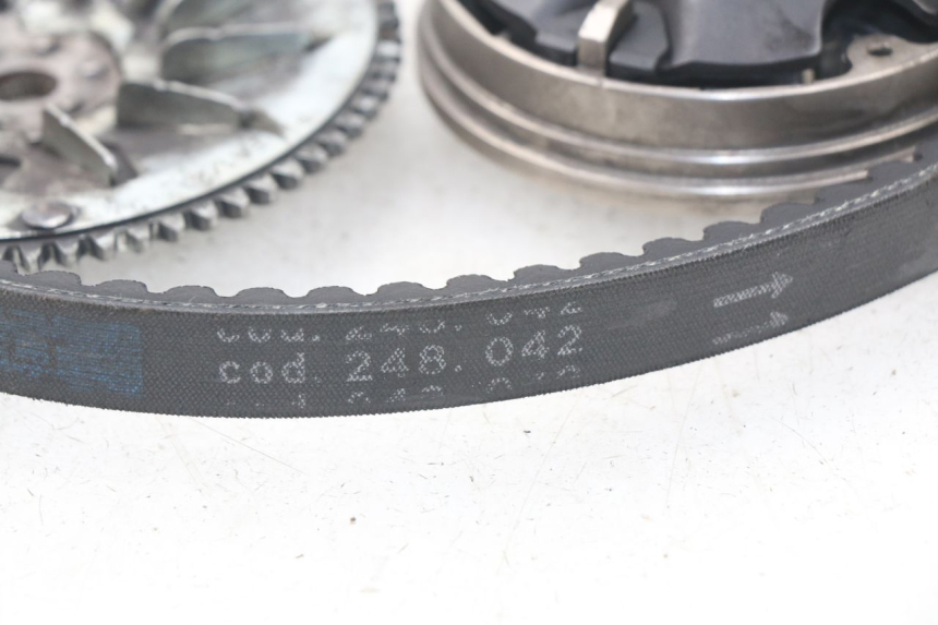 photo de VARIATEUR PEUGEOT VIVACITY 100 (1999 - 2008) - Détail de la pièce