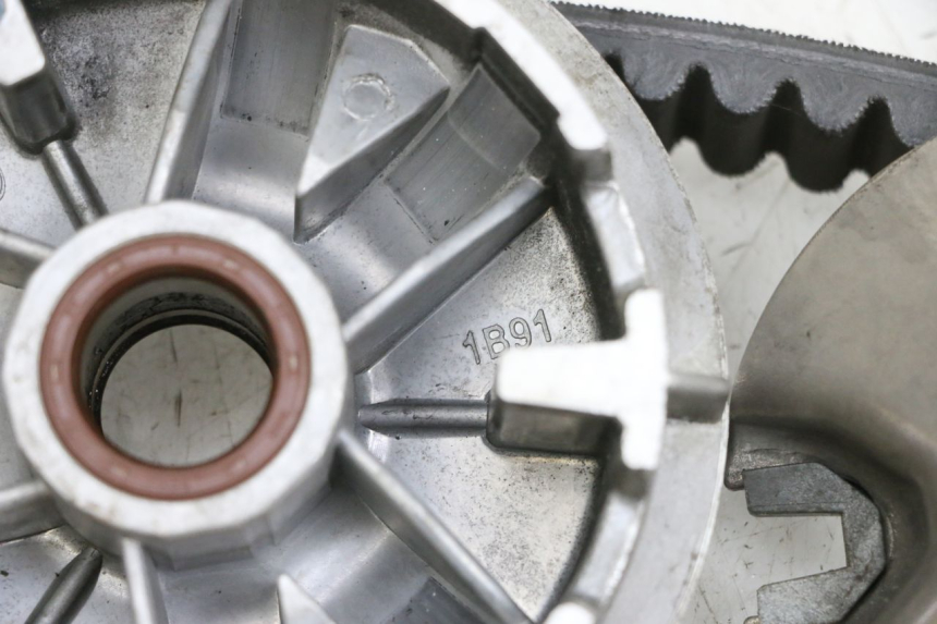 photo de VARIATEUR YAMAHA XMAX X-MAX 125 (2006 - 2009) - Zoom composants