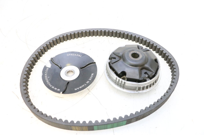 photo de VARIATEUR YAMAHA X-MAX XMAX 125 (2010 - 2013) - Gros plan technique