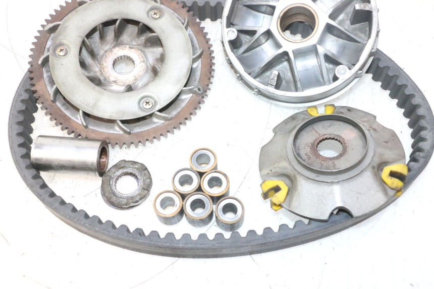 photo de VARIATEUR PIAGGIO X9 EVOLUTION 125 (2003 - 2007) - Gros plan technique