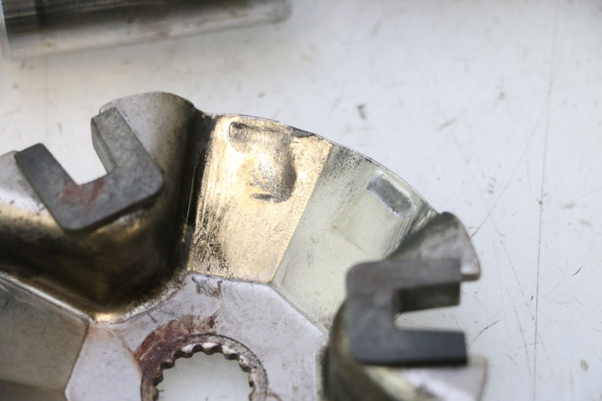 photo de VARIATEUR YAMAHA YP MAJESTY 125 (2002 - 2006) - État de surface