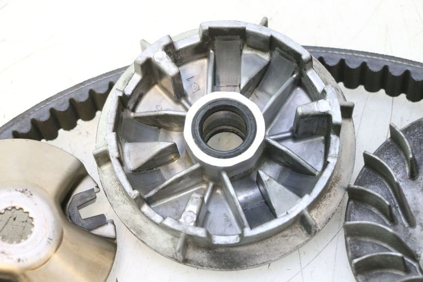 photo de VARIATEUR YAMAHA YP MAJESTY 125 (1998 - 2001) - Zoom composants
