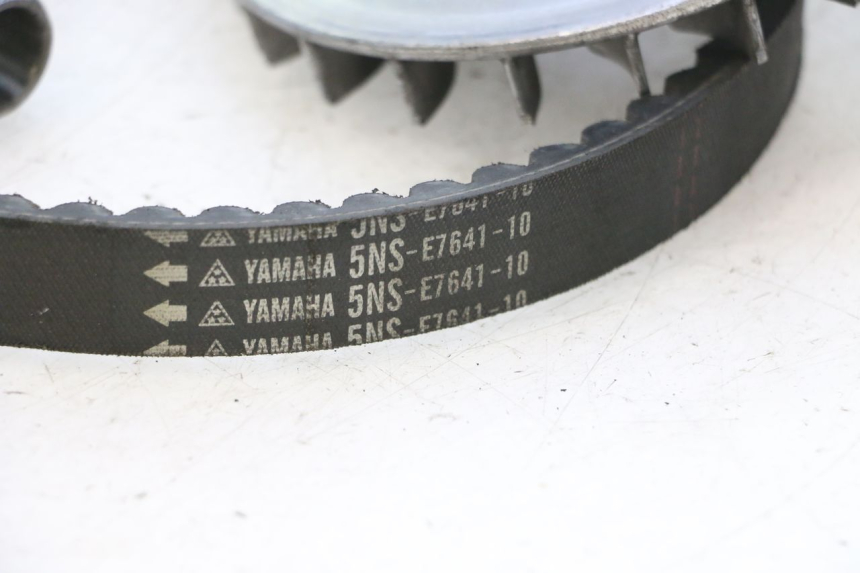 photo de VARIATEUR YAMAHA YP MAJESTY 125 (1998 - 2001) - Autre angle de vue
