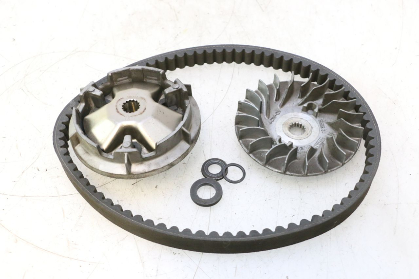 photo de VARIATEUR YAMAHA YP MAJESTY 125 (2002 - 2006) - Vue d’ensemble