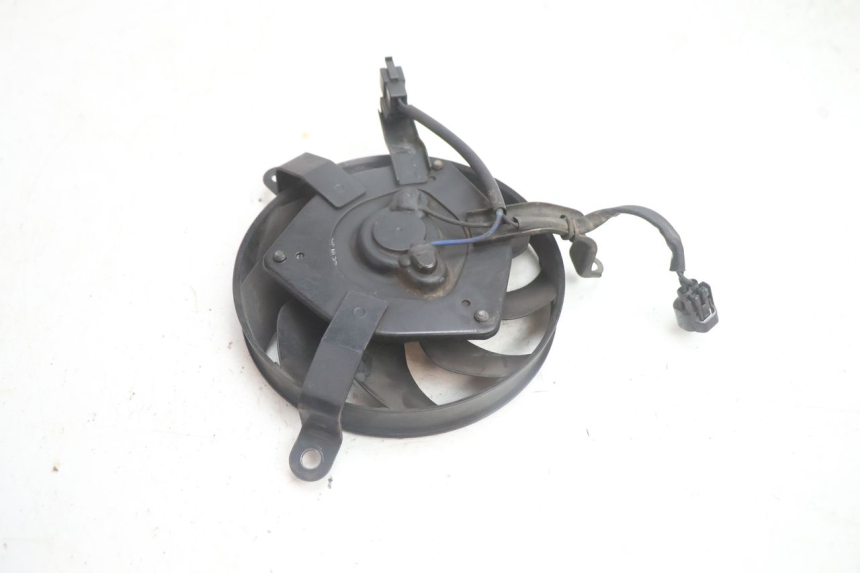 photo de VENTILATEUR SUZUKI BURGMAN EXECUTIVE ABS 650 (2006 - 2012) - Autre angle de vue