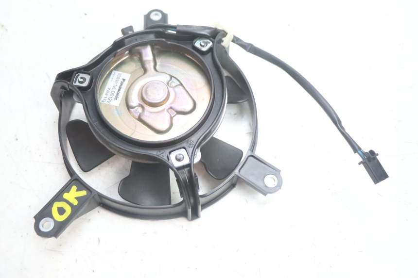 photo de VENTILATEUR HONDA FJS SILVER WING SILVERWING 400 (2005 - 2008) - Autre angle de vue